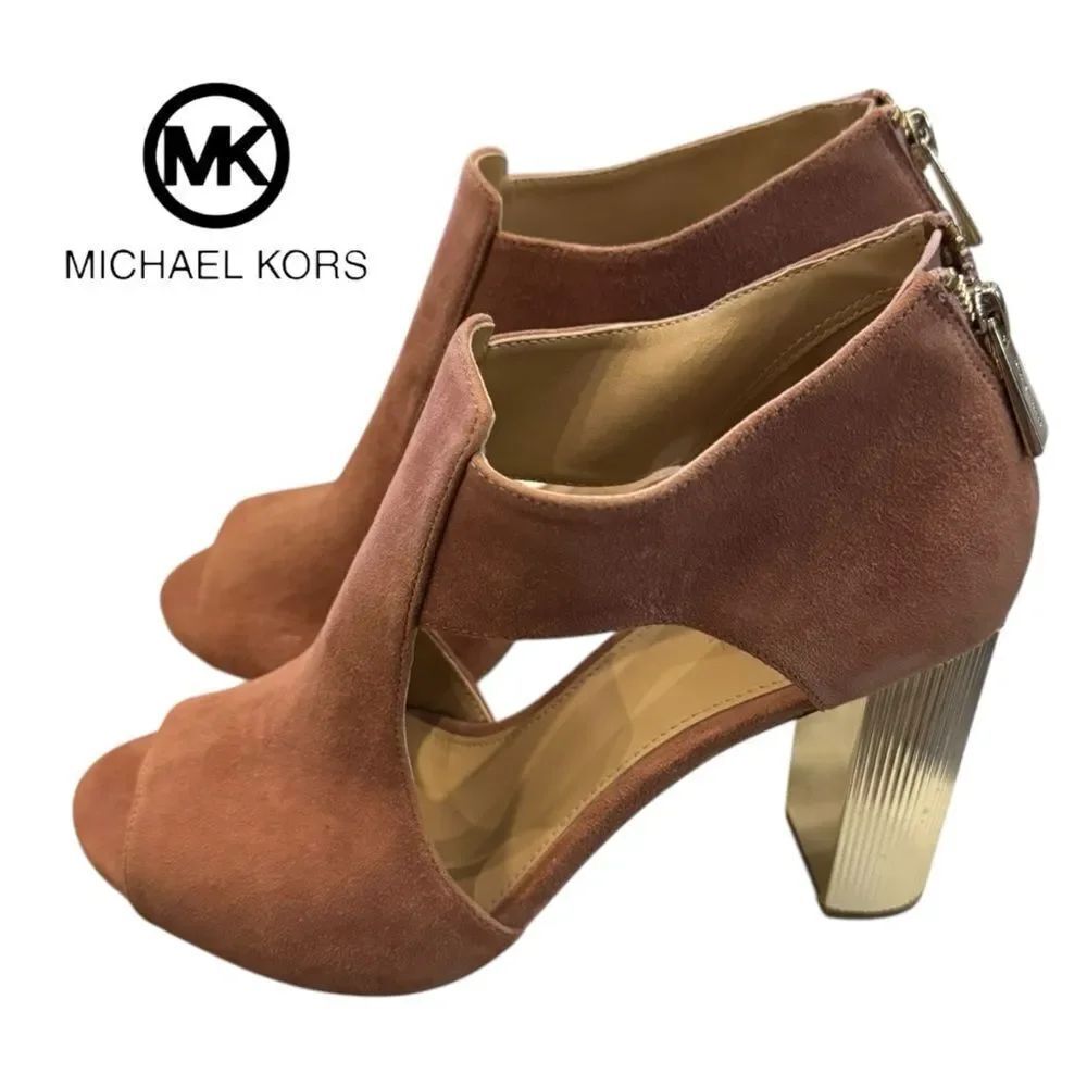MICHAEL MICHAEL KORS
Paloma Open Toe Sandal In Dusty Rose Suede Heels 6